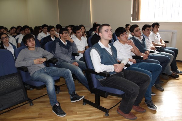 GDG Professionals İn Baku Europe Lyseum